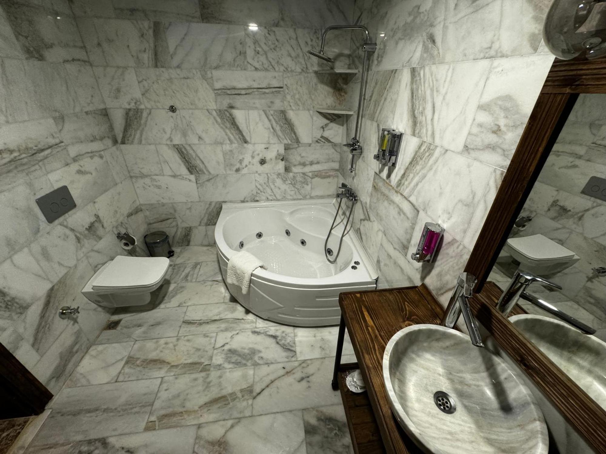 Hotel Rustic Caves à Göreme Extérieur photo
